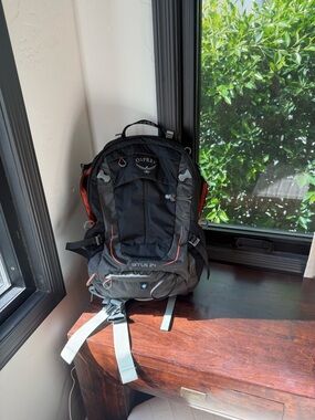 OSPREY Black Hiking Backpack